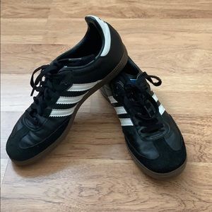 Adidas men’s samba, classic indoor soccer shoes